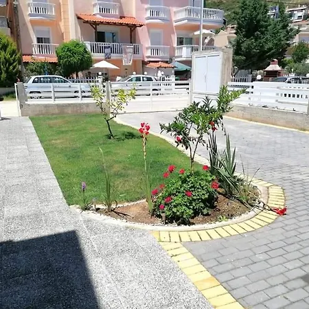 Myrsini'S Sea View Apartment Néa Péramos Exterior foto