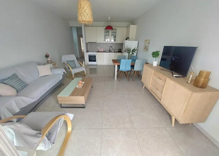 Myrsini\'S Sea View Apartment