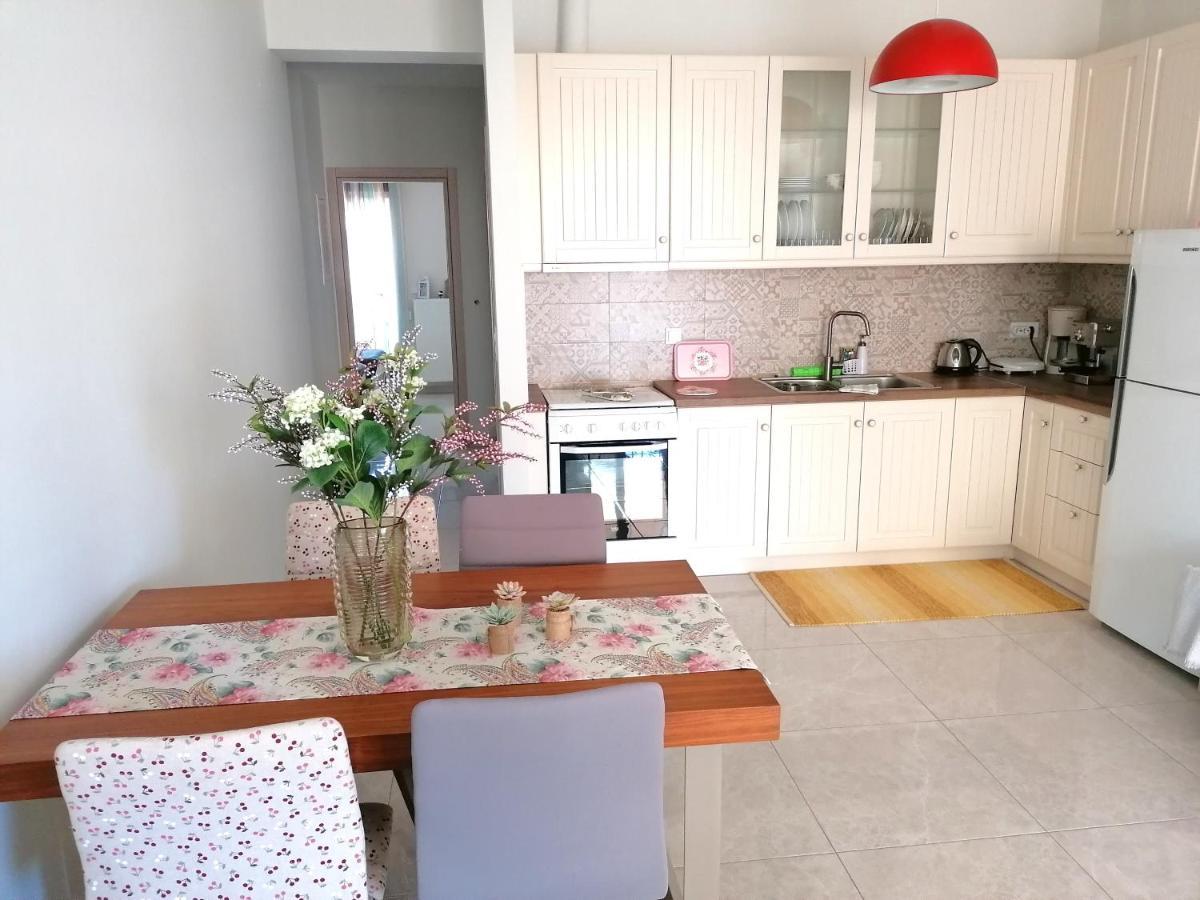Myrsini's Sea View Apartment