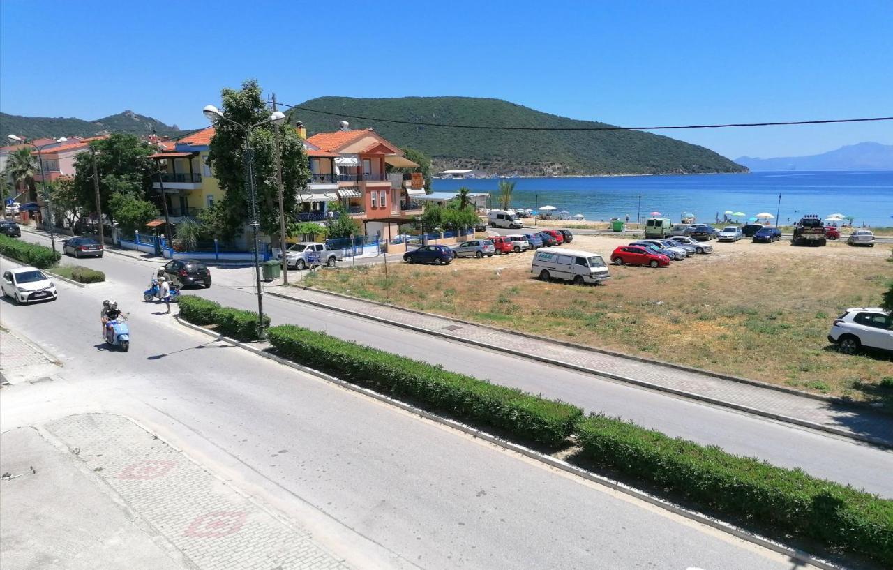 Apartment Myrsini's Sea View Néa Péramos